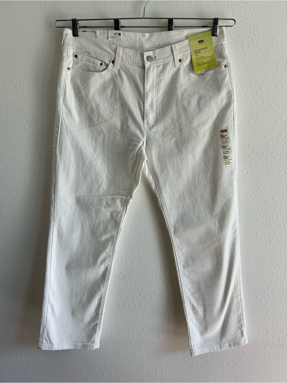 Levi's 541 Athletic Jeans Men's Size 38x30 White Denim Stretch Tapered Flex